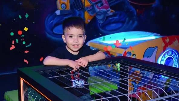 Ninos disfrutando de la fiesta en Ohana Jump N Party